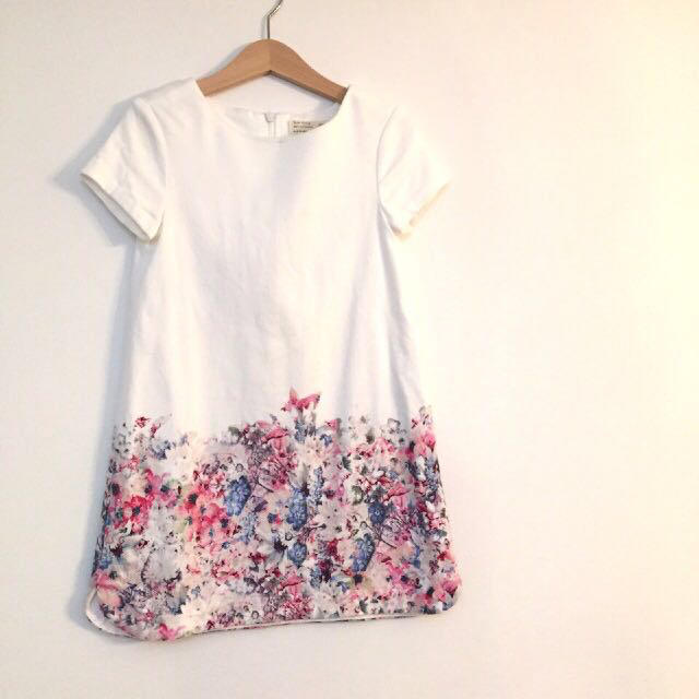 ZARA KIDS(ザラキッズ)のZara Kids☆フラワーワンピース キッズ/ベビー/マタニティのキッズ服女の子用(90cm~)(その他)の商品写真