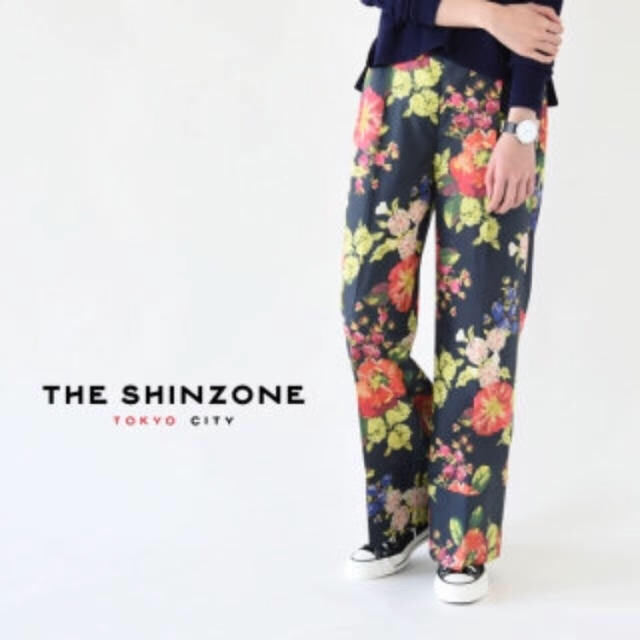 Shinzone(シンゾーン)のシンゾーン 花柄パンツ レディースのパンツ(カジュアルパンツ)の商品写真