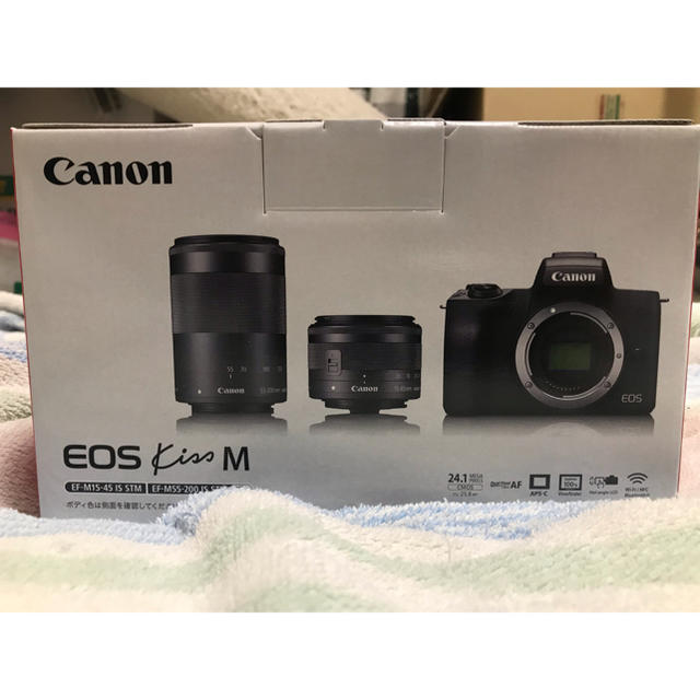 10コマ重量新品未使用品 Canon EOS kiss M ダブルズームキット ブラック