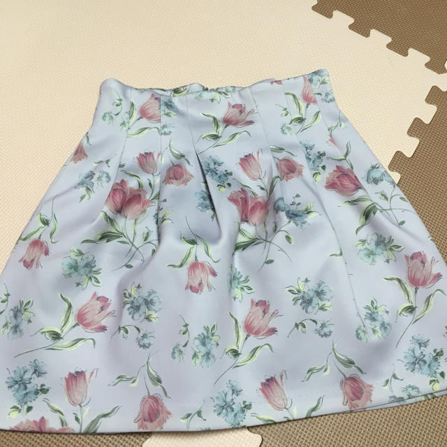 dazzlin(ダズリン)のチューリップ柄ミニスカート❤︎ レディースのスカート(ミニスカート)の商品写真