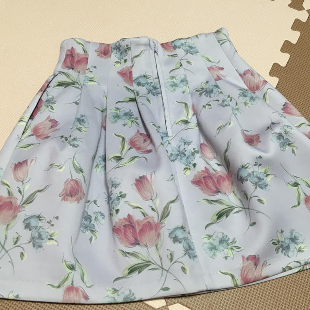 dazzlin(ダズリン)のチューリップ柄ミニスカート❤︎ レディースのスカート(ミニスカート)の商品写真