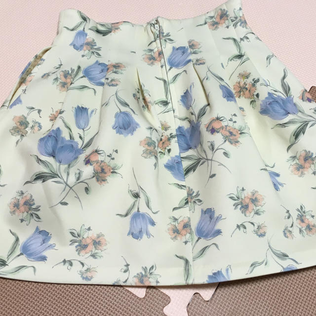 dazzlin(ダズリン)のチューリップ柄スカート❤︎ レディースのスカート(ミニスカート)の商品写真