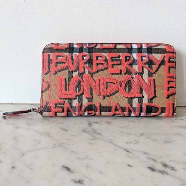 BURBERRY(バーバリー)の【新品】Burberry グラフィティ 長財布 ビンテージチェック レッド 赤 メンズのファッション小物(長財布)の商品写真