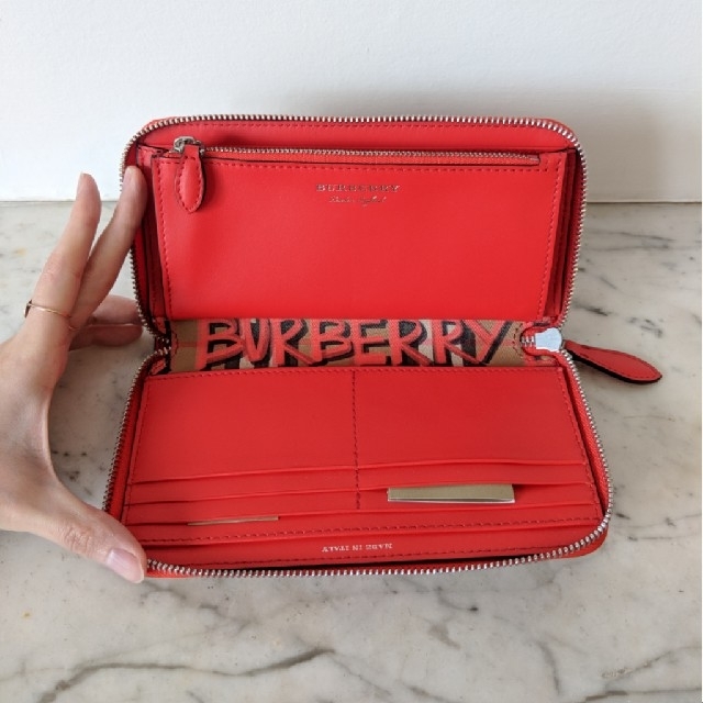 BURBERRY(バーバリー)の【新品】Burberry グラフィティ 長財布 ビンテージチェック レッド 赤 メンズのファッション小物(長財布)の商品写真