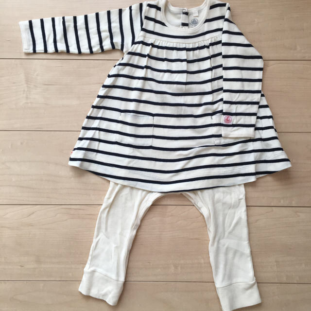 PETIT BATEAU(プチバトー)のhito1128様ご専用 プチバトー♡18mマリニエールワンピース＆カーディガン キッズ/ベビー/マタニティのベビー服(~85cm)(ワンピース)の商品写真