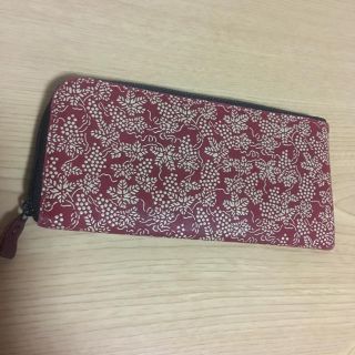 インデンヤ(印傳屋)の【印伝】長財布 ぶどう柄 赤×白 【美品】(財布)