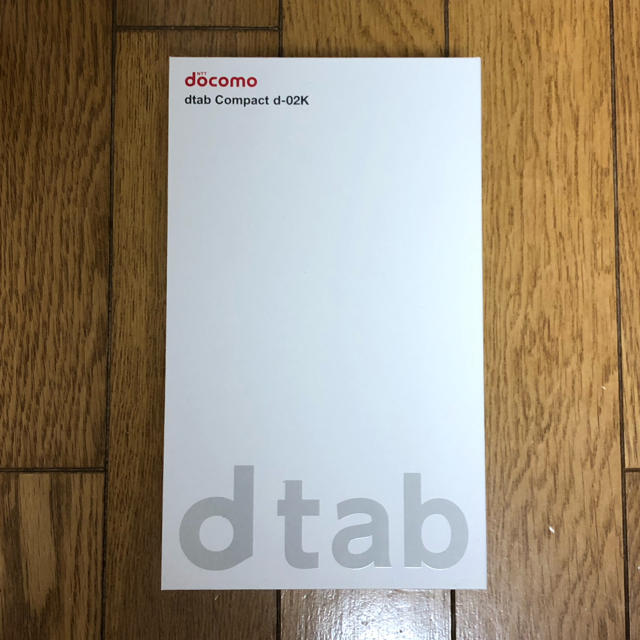 NTTdocomo(エヌティティドコモ)のdtab Compact d-02k android タブレット シルバー スマホ/家電/カメラのPC/タブレット(タブレット)の商品写真