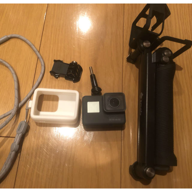 GoPro(ゴープロ)のGoPro hero5！本日限定価格 スマホ/家電/カメラのカメラ(コンパクトデジタルカメラ)の商品写真