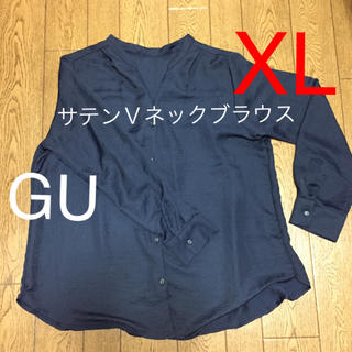 ジーユー(GU)の古着XL［GU］サテンVネックブラウス(長袖)(シャツ/ブラウス(長袖/七分))