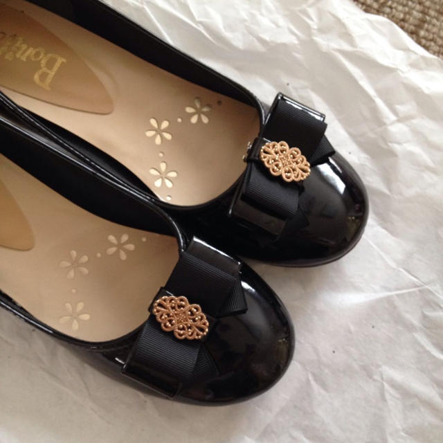 BONITA(ボニータ)のリボン♡エナメルパンプス レディースの靴/シューズ(ハイヒール/パンプス)の商品写真