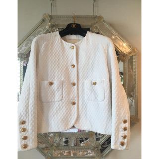 シャネル(CHANEL)のシャネルホワイトジャケット(ノーカラージャケット)