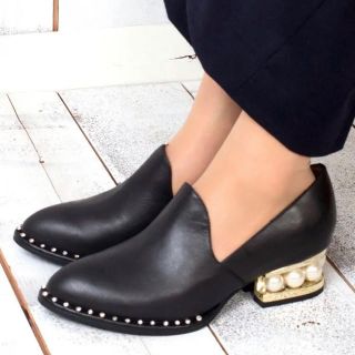 ジェフリーキャンベル(JEFFREY CAMPBELL)の4月限定半額セール〜パール付きヒールローファー(ローファー/革靴)