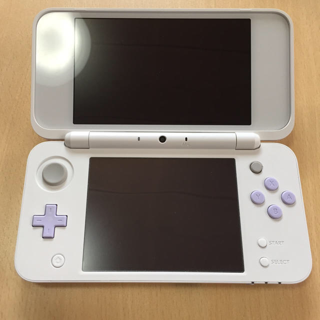 ニンテンドー2DS(ニンテンドー2DS)の2DSLL  本体 値下げ致しました エンタメ/ホビーのゲームソフト/ゲーム機本体(携帯用ゲーム機本体)の商品写真