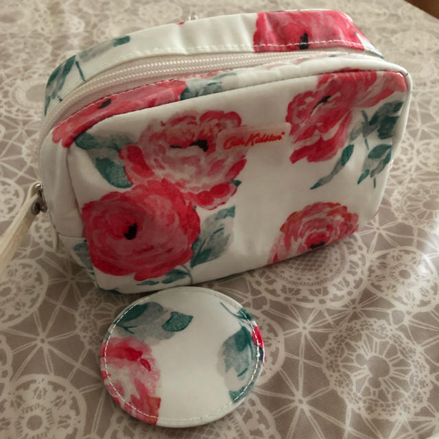 Cath Kidston(キャスキッドソン)のキャスキッドソンポーチとミラーセット レディースのファッション小物(ポーチ)の商品写真