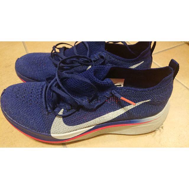 NIKE(ナイキ)の【中古】 26.5cm  NIKE ZOOM VAPORFLY 4% FLYKN メンズの靴/シューズ(スニーカー)の商品写真