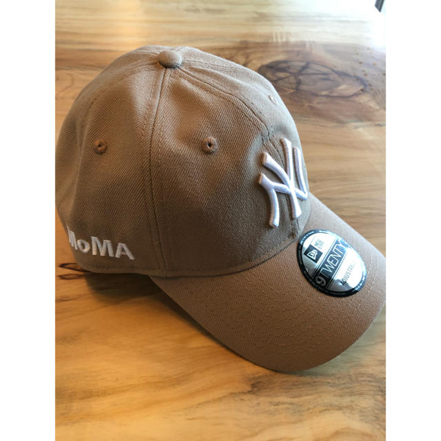 コットンカラー新品 US限定 MOMA x Yankees New Era Cap ベージュ