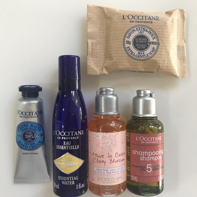 L'OCCITANE(ロクシタン)のロクシタン ノベルティ ポーチ レディースのファッション小物(その他)の商品写真