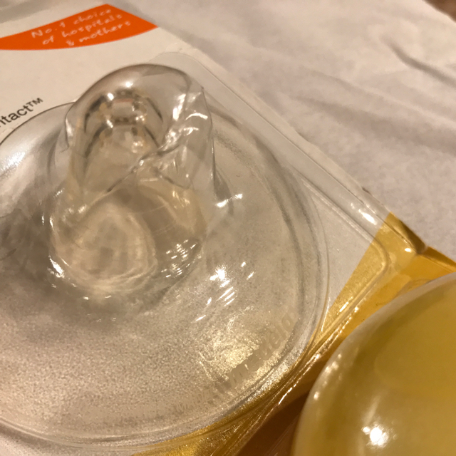 ニップルシールド新品未開封 medela キッズ/ベビー/マタニティの授乳/お食事用品(その他)の商品写真