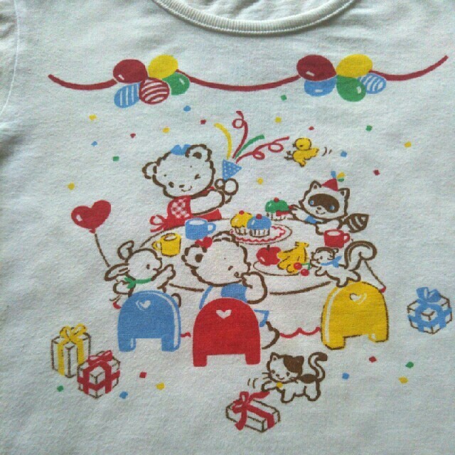 familiar(ファミリア)のgoromaru様専用です【新品】familiar Tシャツ 120 100 キッズ/ベビー/マタニティのキッズ服女の子用(90cm~)(Tシャツ/カットソー)の商品写真