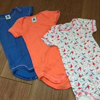 プチバトー(PETIT BATEAU)のプチバトー 新品未使用！67㎝ ロンパース(ロンパース)