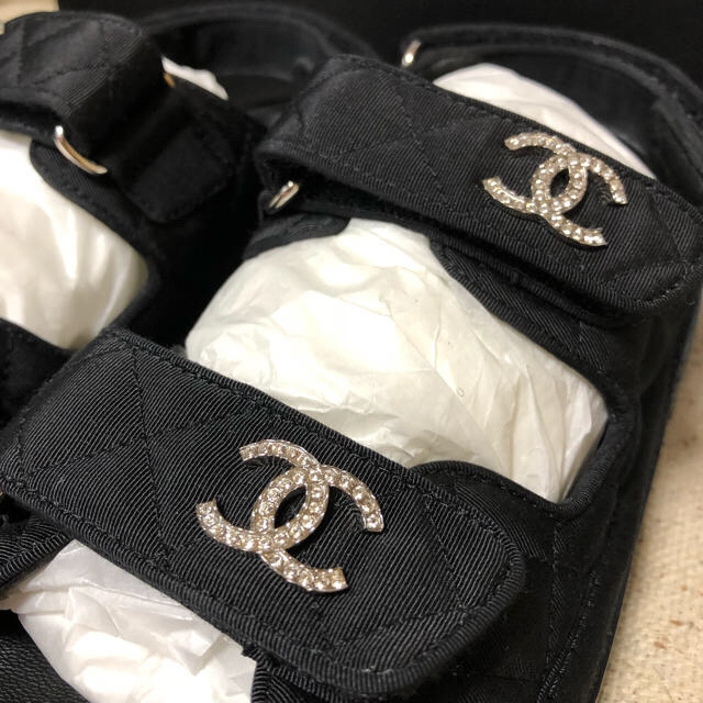 CHANEL(シャネル)の1度のみ着用 CHANEL フットベッドサンダル シャネル スポーツ サンダル レディースの靴/シューズ(サンダル)の商品写真