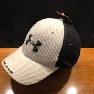 アンダーアーマー(UNDER ARMOUR)の新品タグ付アンダーアーマー メッシュキャップ ブラック＆ホワイト(キャップ)