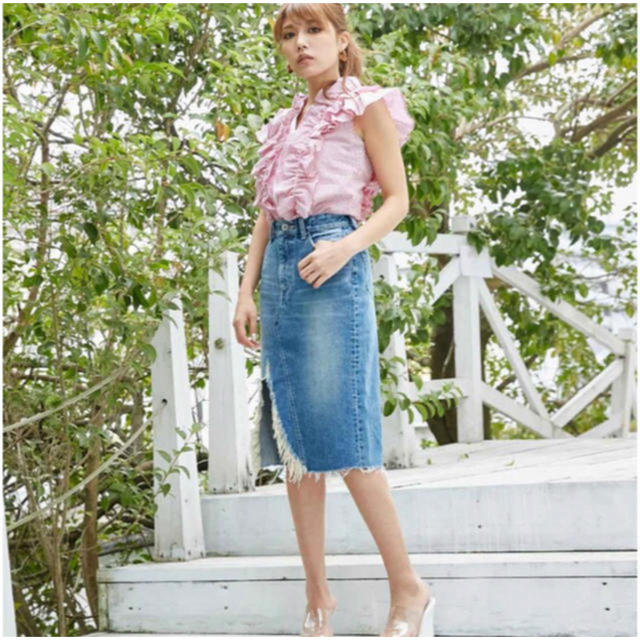 rienda(リエンダ)のrienda フリンジスリットJ／W DENIMミディSK レディースのスカート(ひざ丈スカート)の商品写真