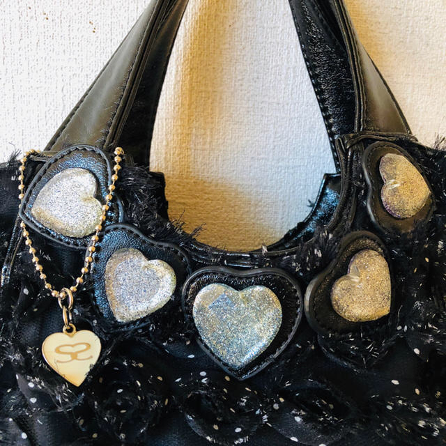 SAVOY(サボイ)のSAVOY 黒ドットフリル 水色ハートビジューつきBAG レディースのバッグ(ハンドバッグ)の商品写真