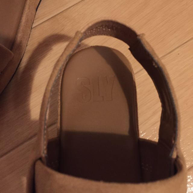 SLY(スライ)のSLY☆新品未使用サンダル レディースの靴/シューズ(サンダル)の商品写真
