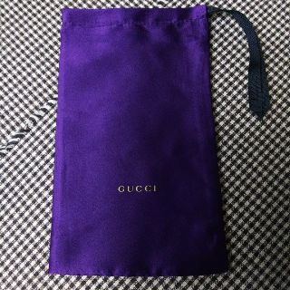 グッチ(Gucci)のGUCCI巾着＊サテン地＊紫＊未使用(ポーチ)