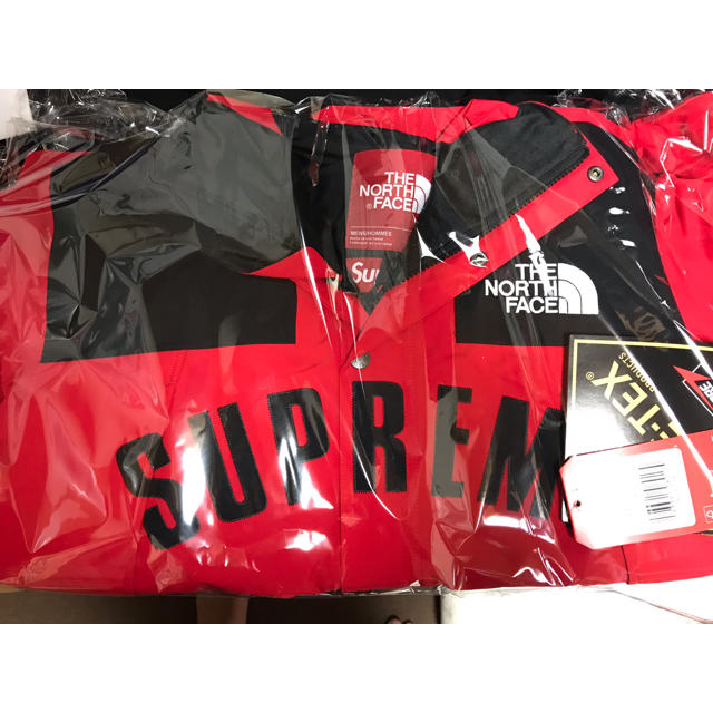 Supreme(シュプリーム)のSupreme The North Face アーチロゴマウンテンパーカー メンズのジャケット/アウター(マウンテンパーカー)の商品写真