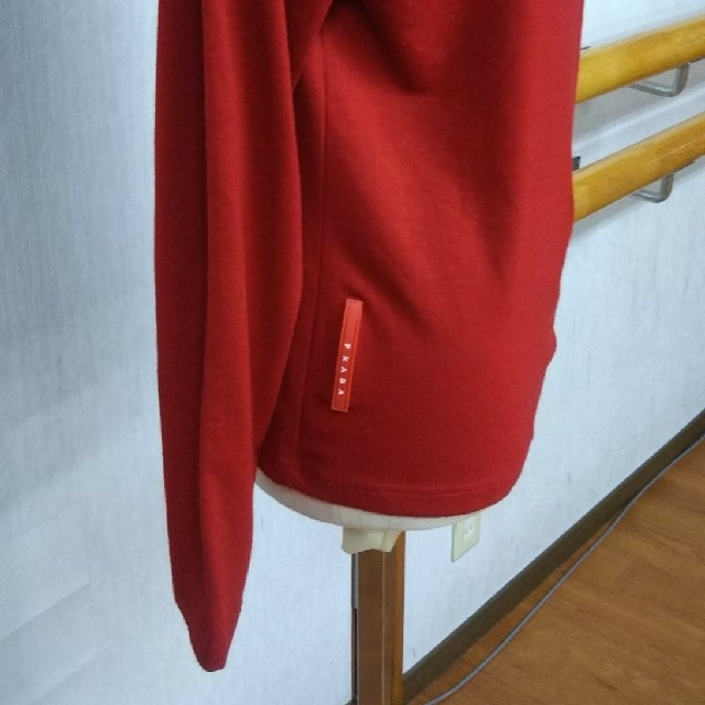 PRADA(プラダ)のンソウ様専用PRADA SPORTS MADE IN ITALYカットソー  レディースのトップス(Tシャツ(半袖/袖なし))の商品写真