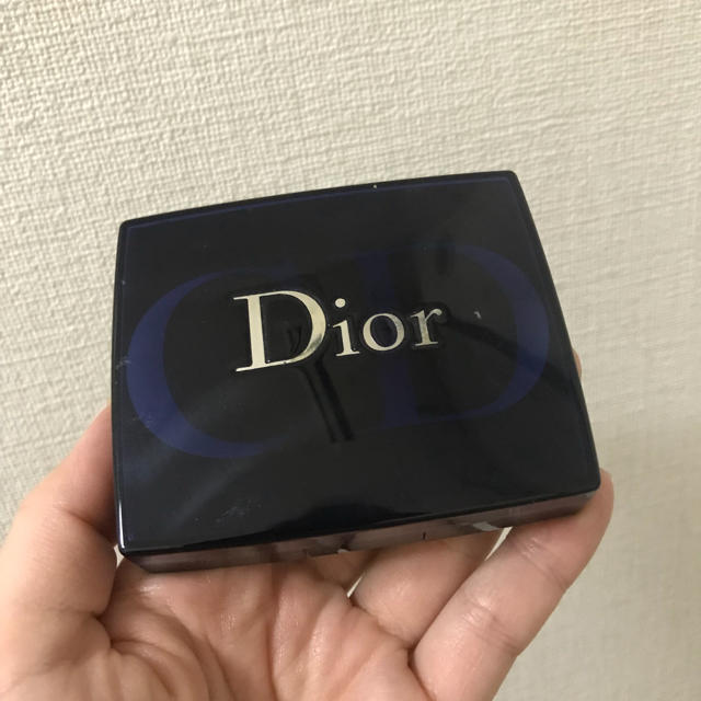 Dior(ディオール)の週末セール値下げ！！Diorのアイシャドウ♡ コスメ/美容のベースメイク/化粧品(アイシャドウ)の商品写真