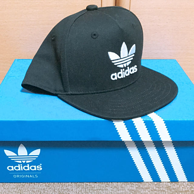 adidas(アディダス)のadidascap メンズの帽子(キャップ)の商品写真