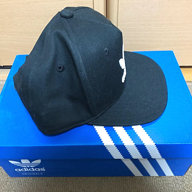 adidas(アディダス)のadidascap メンズの帽子(キャップ)の商品写真