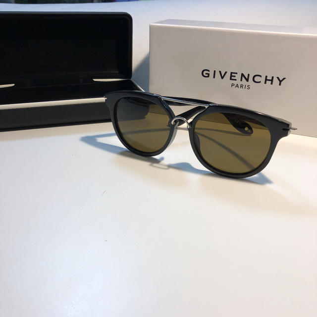 GIVENCHY ジバンシー サングラス GV7044 希少 新品‼️