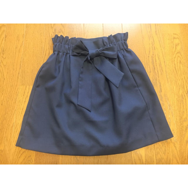 EBELE MOTION(エベルモーション)のネイビー リボン付きスカート レディースのスカート(ミニスカート)の商品写真