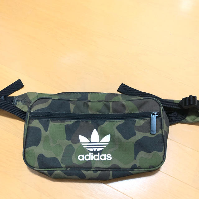 adidas(アディダス)のアディダス ボディバッグ メンズのバッグ(ボディーバッグ)の商品写真