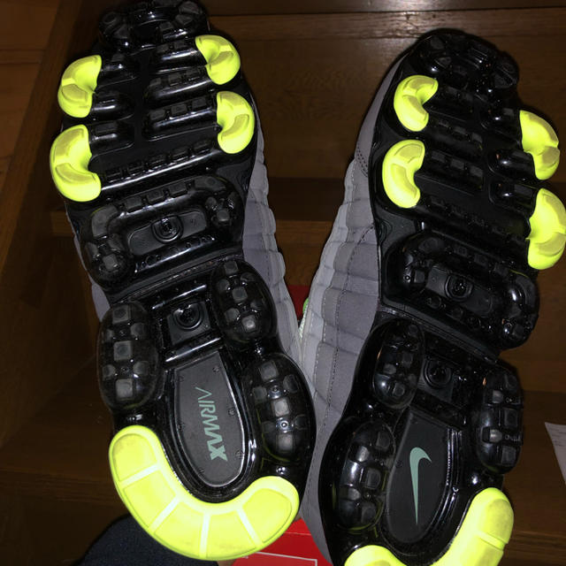 NIKE(ナイキ)のNike VaporMax 95 NEON YELLOW 28cm US10 メンズの靴/シューズ(スニーカー)の商品写真