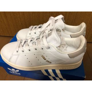 アディダス(adidas)の新品 完売 アディダス スタンスミス 22 クリアグラナイ S75075 (スニーカー)