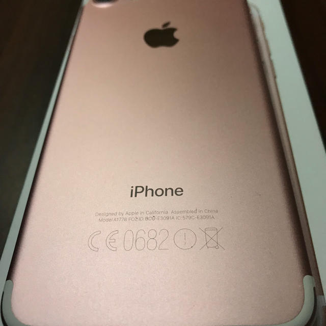 海外版ローズゴールド iPhone7 32GB SIMフリー