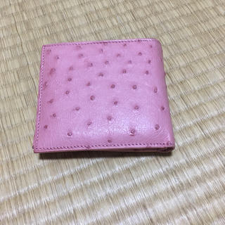 値下げ！ピンクのオーストリッチ二つ折り財布 (財布)