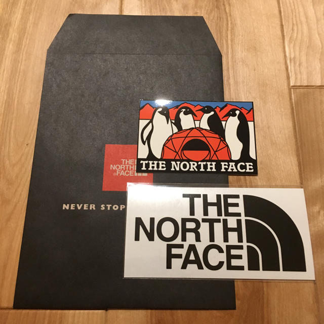 THE NORTH FACE(ザノースフェイス)の国内正規品！THE NORTH FACE ステッカー★2枚セット オマケ袋付き！ 自動車/バイクのバイク(ステッカー)の商品写真