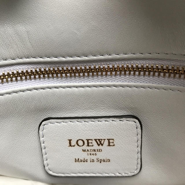 LOEWE(ロエベ)のロエベ アマソナ 36 人気色‼️ レディースのバッグ(ハンドバッグ)の商品写真