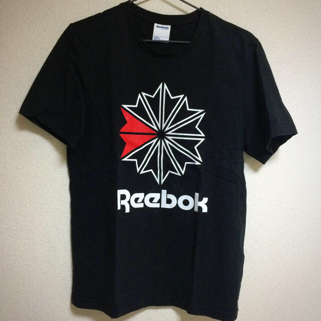 Reebok(リーボック)のリーボック Reebok F グラフィック Tシャツ L 黒 メンズのトップス(Tシャツ/カットソー(半袖/袖なし))の商品写真