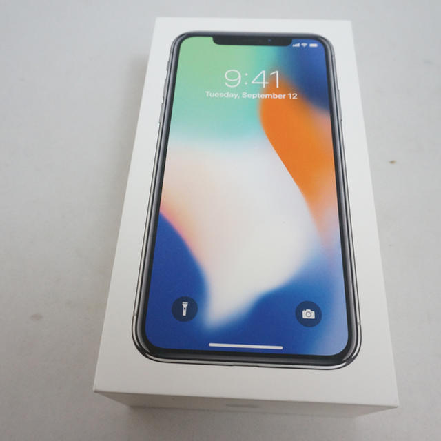 iPhone X 64GB シルバー  新品未使用品 ドコモ