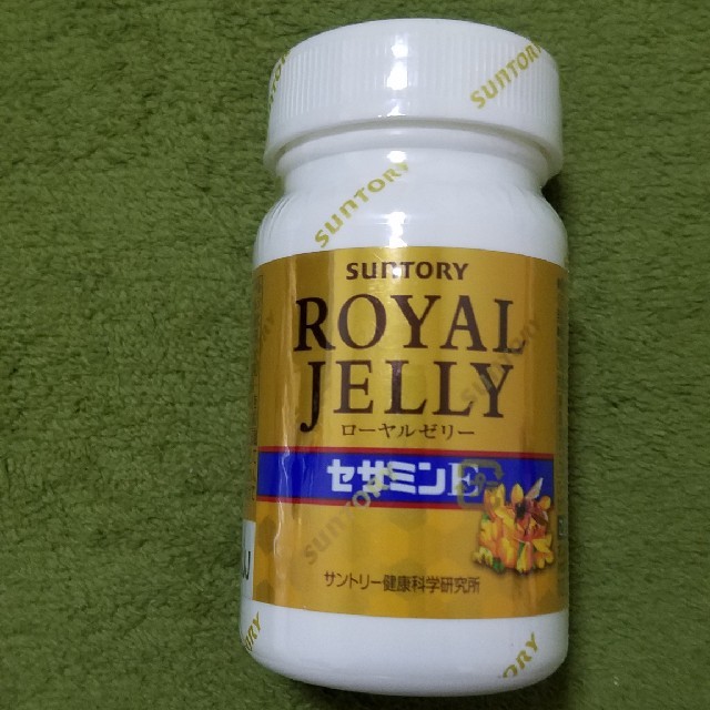 SUNTORY　ローヤルゼリー　セサミンE 食品/飲料/酒の健康食品(その他)の商品写真