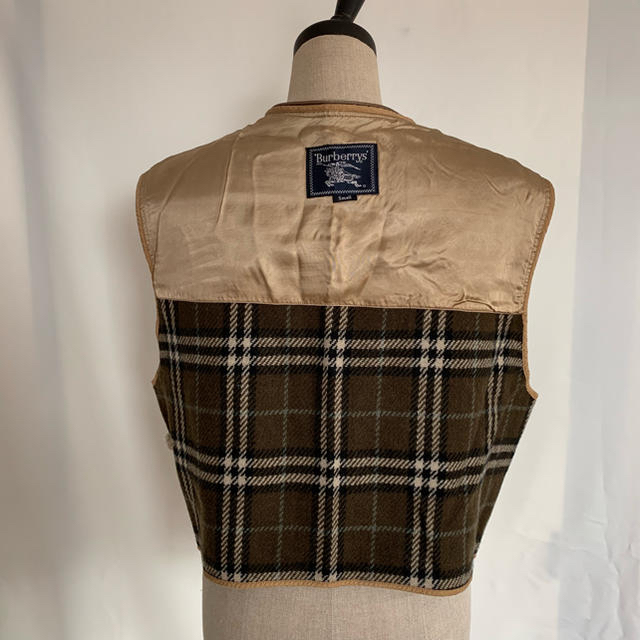 BURBERRY(バーバリー)の専用 レディースのトップス(ベスト/ジレ)の商品写真