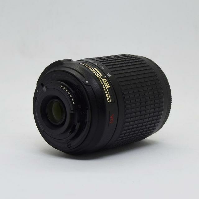 Nikon(ニコン)のNikon AF-S DX VR Zoom-Nikkor 55-200mm美品 スマホ/家電/カメラのカメラ(レンズ(ズーム))の商品写真