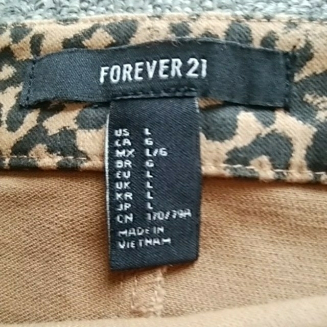 FOREVER 21(フォーエバートゥエンティーワン)のFOREVER21*ヒョウ柄ストレッチタイトミニスカート＊L＊台形 レディースのスカート(ミニスカート)の商品写真